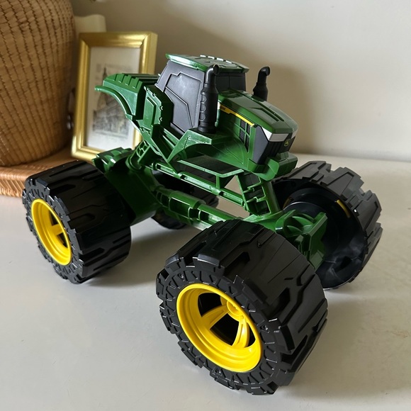 John Deere Monster Treads 12 Inch All Terrain Tractor Toy - Picture 1 of 6
